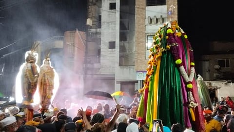 कोल्हापूर : कुरुंदवाड येथील सातव्या दिवशीच्या पीर-पंजाच्या भेटी उत्साही वातावरणात संपन्न