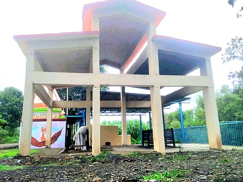 धक्कादायक…रेटवडीत स्मशानभूमीत आढळले बोकडाचे मुंडके आणि पाय ! अघोरी कृत्याचा प्रकार