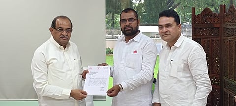 दूध गुणप्रतीच्या कपात पूर्वीप्रमाणे 30 पैसेच ठेवा : सदाभाऊ खोत