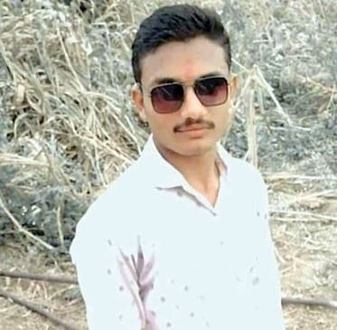 नगर : 19 वर्षीय तरूणाच्या हत्येप्रकरणी ग्रामस्थांचं पोलिस ठाण्यात ठिय्या आंदोलन