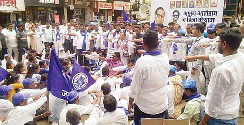 नगर : संगमनेरमध्ये निळा जनआक्रोश मोर्चा