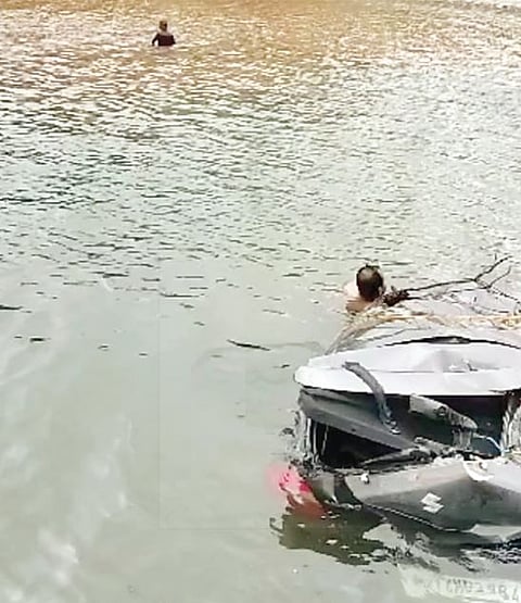 भोर : कार दुर्घटनेतील युवक अद्याप बेपत्ताच