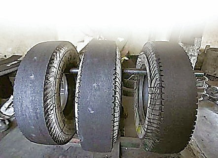 रिमोल्ड टायरमुळे अपघातांना आमंत्रण..!