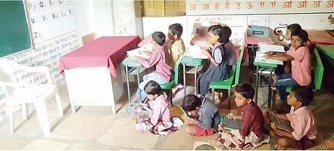 शेळगाव : अकरा महिन्यांपासून भरतोय शिक्षकाविना वर्ग