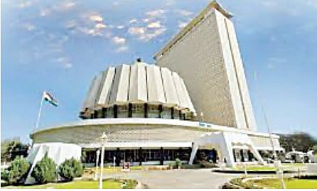 विकास निधीत पुण्याचे आमदार मालामाल