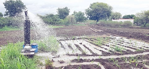 करंजी : खांडगावजळ एअरव्हॉल्वला मोठी गळती
