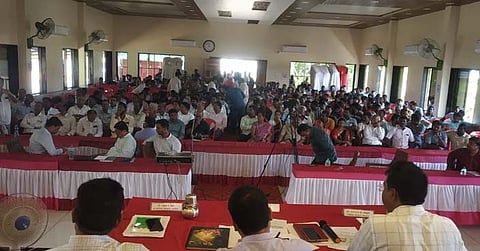 सिंधुदुर्ग: तळेरे येथे मायनिंग प्रकल्पाबाबत खेळीमेळीत जनसुनावणी