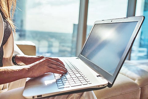 Electronic Devices : लॅपटॉप, टॅबलेटसह कॉम्प्युटर्सच्या आयातीवर निर्बंध