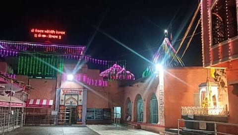 पहिला श्रावण सोमवार : परळीत पंचम ज्योतिर्लिंग वैद्यनाथ मंदिराला आकर्षक विद्युत रोषणाई; जय्यत तयारी