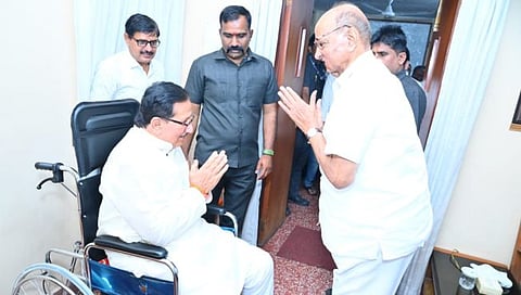 सोलापूर : शरद पवार यांनी घेतली विजयसिंह मोहिते-पाटलांची भेट