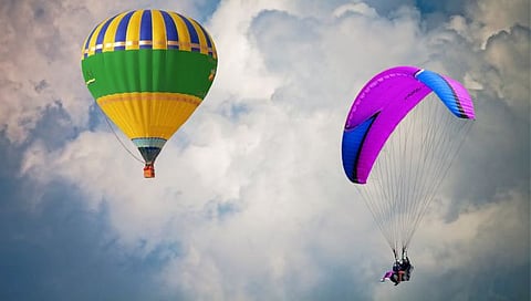 दिल्लीत पॅराग्लायडर्ससह इतर उड्डाणांवर बंदी