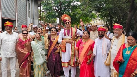 नाशिक : ‘धोंड्याचा महिना’ सजविलेल्या बैलगाडीतून जावयाची मिरवणूक