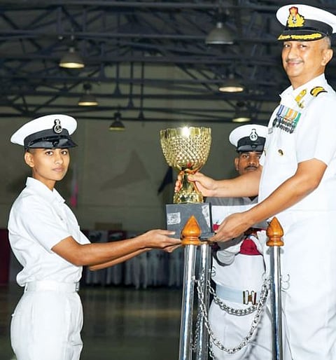 अग्निवीरांच्या तुकडीचा सन्मान ;16 आठवड्यांचे प्रशिक्षण पूर्ण