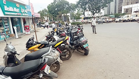 बारामतीत पार्किंगचा प्रश्न कायमच !