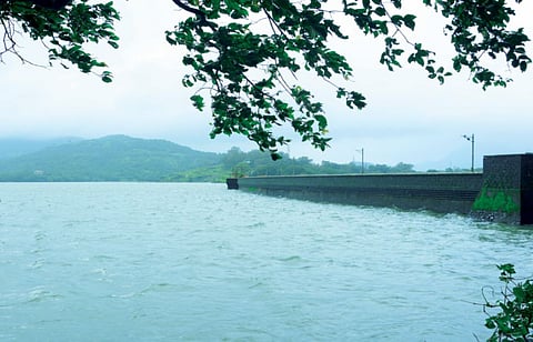 भंंडारदरा ‘ओव्हर-फ्लो’च्या मार्गावर