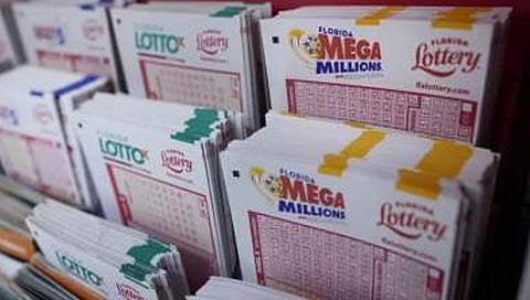 Lottery : तब्बल 13 हजार कोटींची लागली लॉटरी