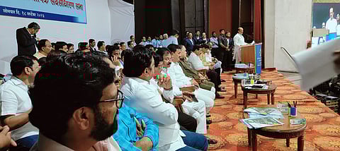 पत्रकारांशी बोलण्यापूर्वीच उपमुख्यमंत्री अजित पवार यांचा कार्यक्रमातून काढता पाय