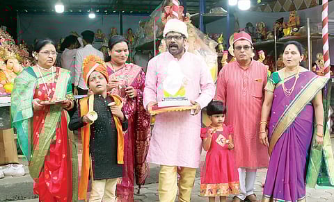 पिंपरीत गणपतीचा जयजयकार; गणरायाच्या स्वागतासाठी उद्योगनगरी सजली