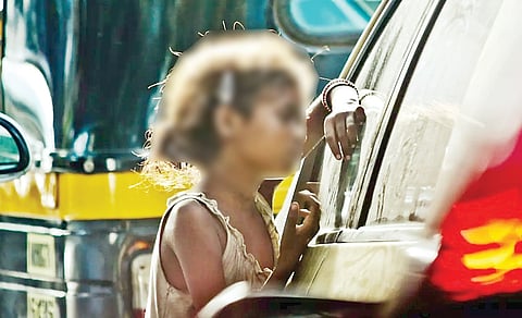 Pune Crime News : संतापजनक! भीक मागण्यासाठी 2 हजारांत चिमुकलीचा सौदा