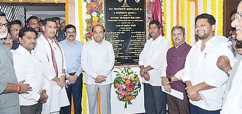 Nagar news : अपर जिल्हाधिकारी कार्यालयास 100 कोटी : मंत्री विखे पाटील