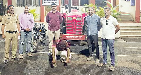 शेतकर्‍याला पोलिसांनी दिला दिलासा ; चोरीला गेलेला ट्रॅक्टर सहा महिन्यांत शोधला