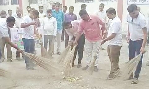 महाश्रमदानातून होणार जिल्ह्यात कचरामुक्त गावे !