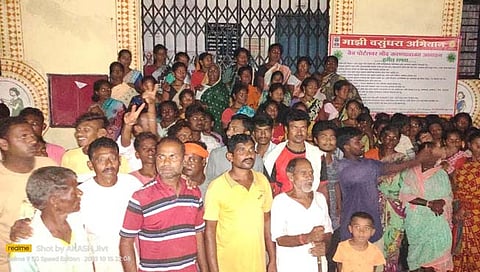 चंद्रपूर: संतप्त गावकऱ्यांनी कोलारा ग्रामपंचायतीला ठोकले कुलूप