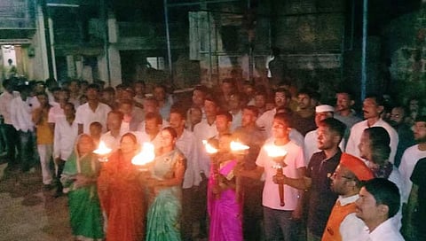 कोल्हापूर: मराठा आरक्षणासाठी सावर्डे दुमालात मशाल फेरी