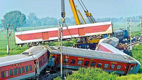 बिहारमध्ये रेल्वे अपघातात 4 ठार