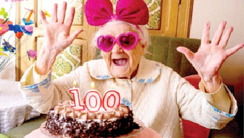 शतायुषी होण्यासाठी सिंगापुरी लोकांकडून शिका ‘या’ गोष्टी