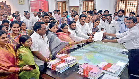 …तर हद्दवाढीविरोधात रक्ताच्या नद्या वाहतील; पालकमंत्री मुश्रीफ यांना इशारा, 18 गावांचा कडकडीत बंद