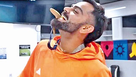 India vs Australia : विराट कोहलीला ‘गोल्ड मेडल’