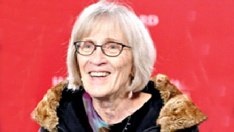 अर्थशास्‍त्र : बाईपण किती भारी?