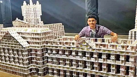 ‘पत्त्यांचा बंगला’ गिनिज बुकमध्ये!