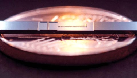 जगातील सर्वात छोटे पार्टिकल अ‍ॅक्सलेरेटर