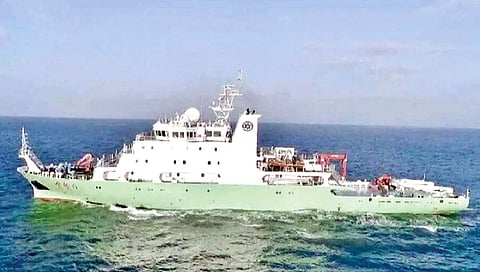 चिनी आव्हानाची टांगती तलवार