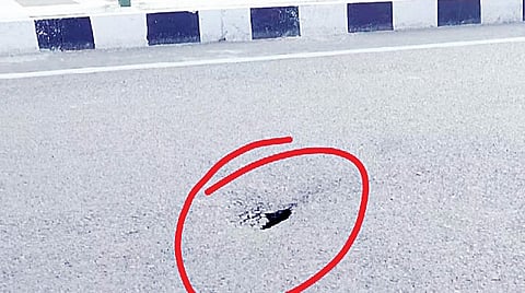 Pune News : पुण्यातील चांदणी चौकातील रस्त्याच्या गालावर खळी; तीन महिन्यातच रस्त्याची दुरावस्था