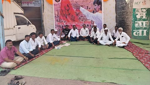 जरांगे पाटील यांच्या पाठिंब्यासाठी महालपाटणे येथे साखळी उपोषण