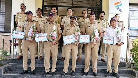 जळगाव : उपविभागातील पाच पोलिस कर्मचाऱ्यांना ‘एम्पलॉयी ऑफ द मंथ’