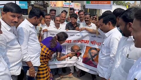 परभणी : सेलूत भाजपचे जोडे मारो आंदोलन