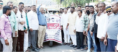 Nagar News : महामंडळासाठी रिक्षाचालकांचा मोर्चा