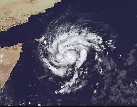 ‘तेज’मुळे अशी असेल महाराष्ट्रात पावसाची स्थिती !