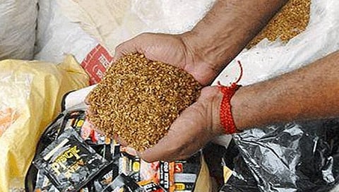 यवतमाळ: पांढरकवडा बाजार समितीच्या गोदामात आढळली सुगंधी तंबाखूची १२ पोती