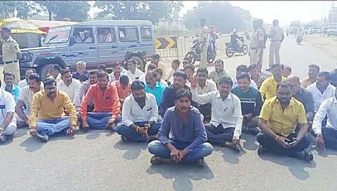 छ. संभाजीनगर : पैठण येथे छगन भुजबळ यांच्या निषेधार्थ रास्ता रोको