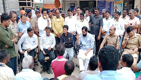 Raigad News : दुपारी दीडपर्यंत ८ मृतदेह सापडले: ब्लू जेट कंपनी दुर्घटनेच्या चौकशीसाठी समिती स्थापन