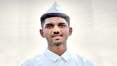 तारकर्ली समुद्रात युवक बुडाला; तिघांना वाचविले