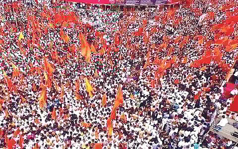 राज्‍यरंग : अस्मितांचा संघर्ष