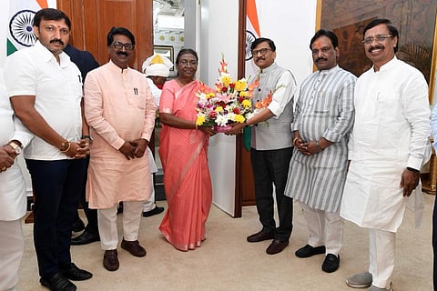 विशेष अधिवेशन बोलवून आरक्षणावर तोडगा काढावा, ठाकरे गटाची राष्ट्रपतींकडे मागणी