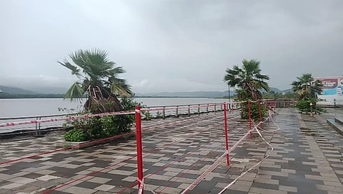 पाच वर्षातच ठाण्यातील गायमुख चौपाटी खचली