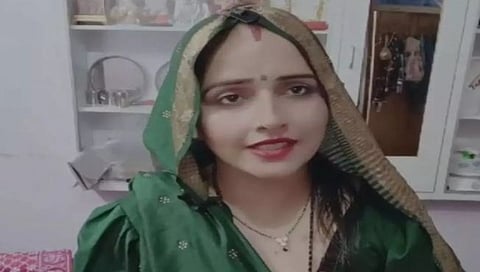 Seema Haidar : पाकिस्‍तानी सीमा हैदर करणार ‘करवा चौथ’, माहेरहून आले सामान!